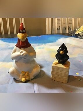 Vintage 1993 warner bros looney tunes foghorn leghorn & Henry Hawk salt & pepper